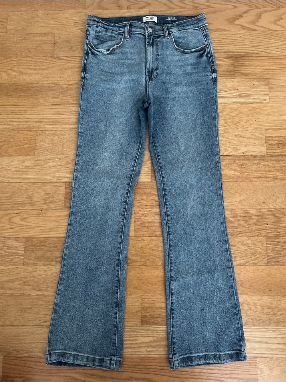 Women’s bootcut blue jeans